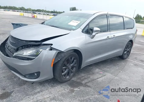 2020 Chrysler Pacifica Touring из США, поврежденный, VIN 2C4RC1FG7LR134863
